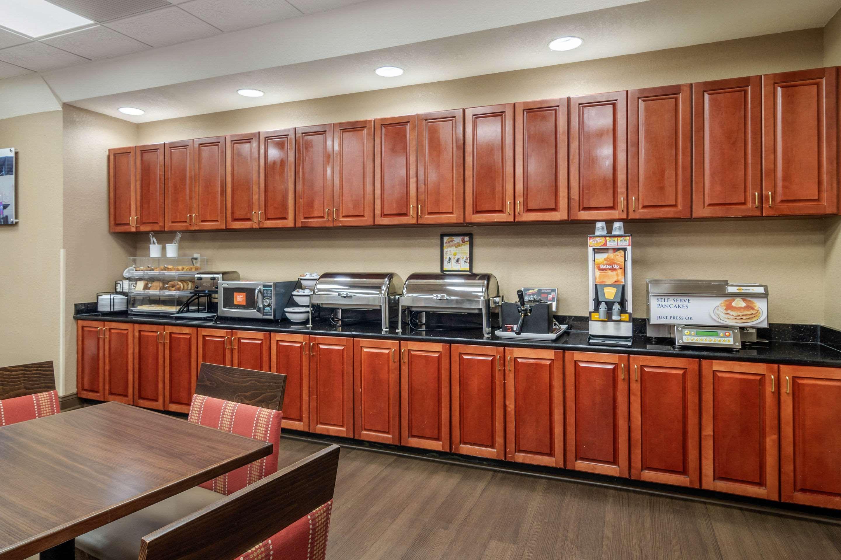 Comfort Inn & Suites Atlanta-Smyrna Екстериор снимка