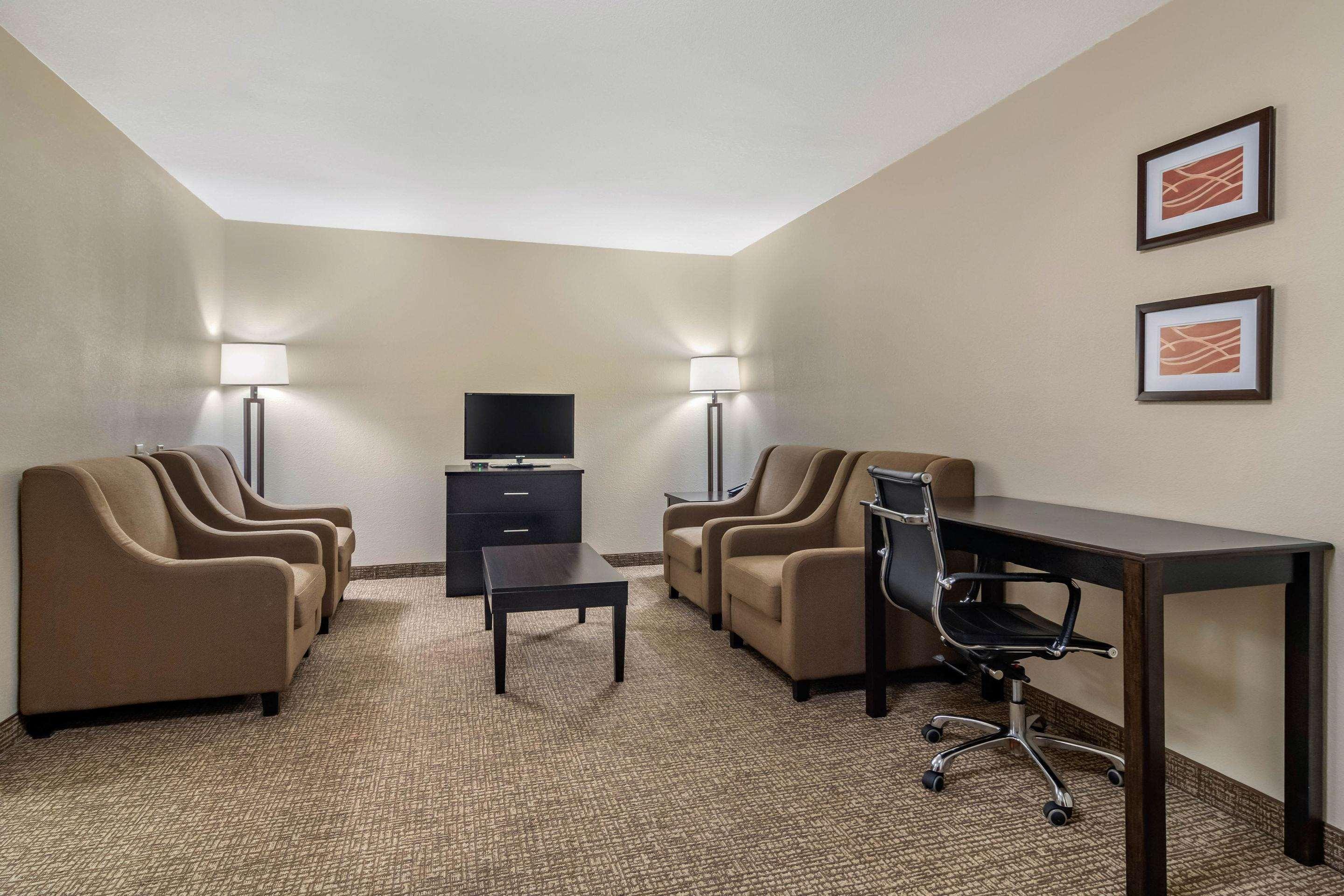 Comfort Inn & Suites Atlanta-Smyrna Екстериор снимка
