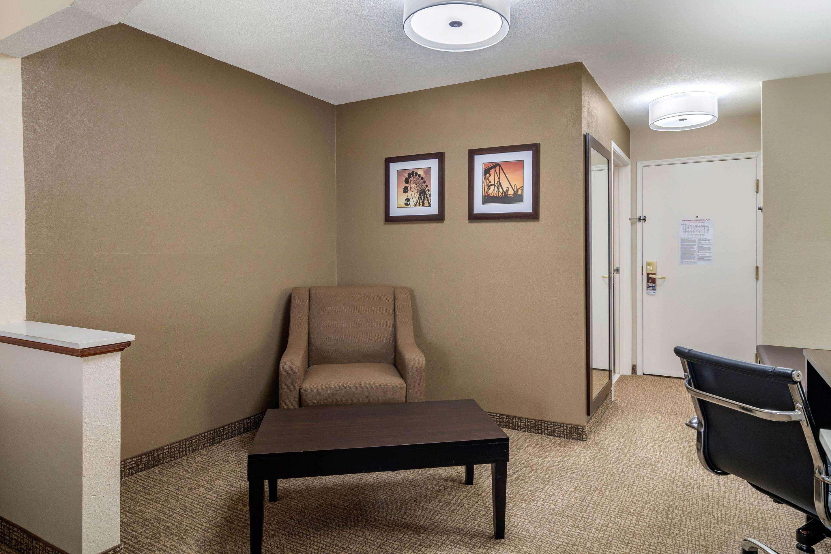 Comfort Inn & Suites Atlanta-Smyrna Екстериор снимка
